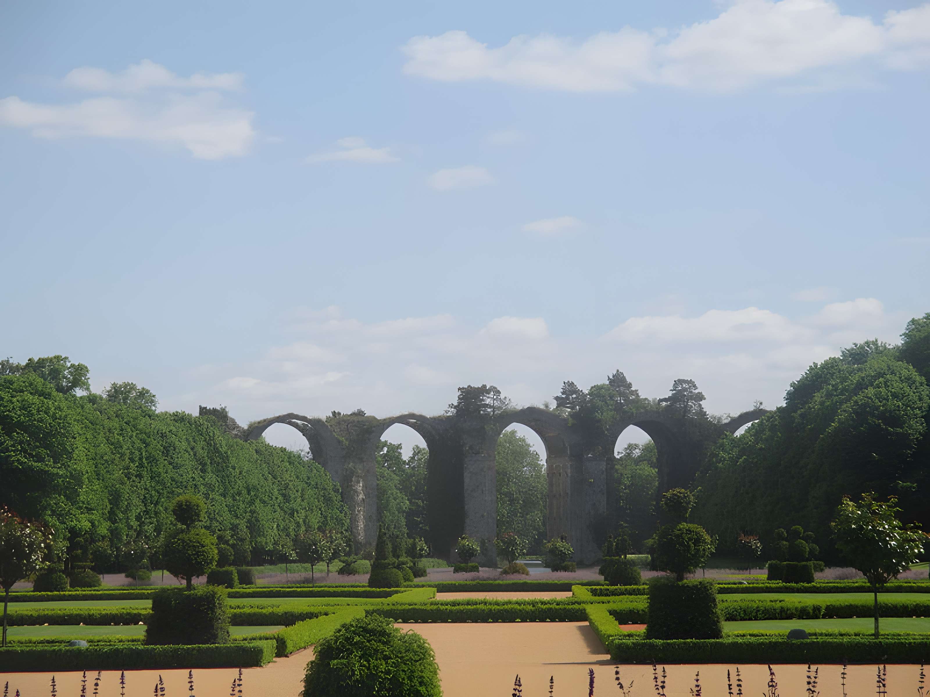 Ancien aqueduc de Pontgouin à Versailles (également sur communes de Berchères-Saint-Germain et Pontgouin)