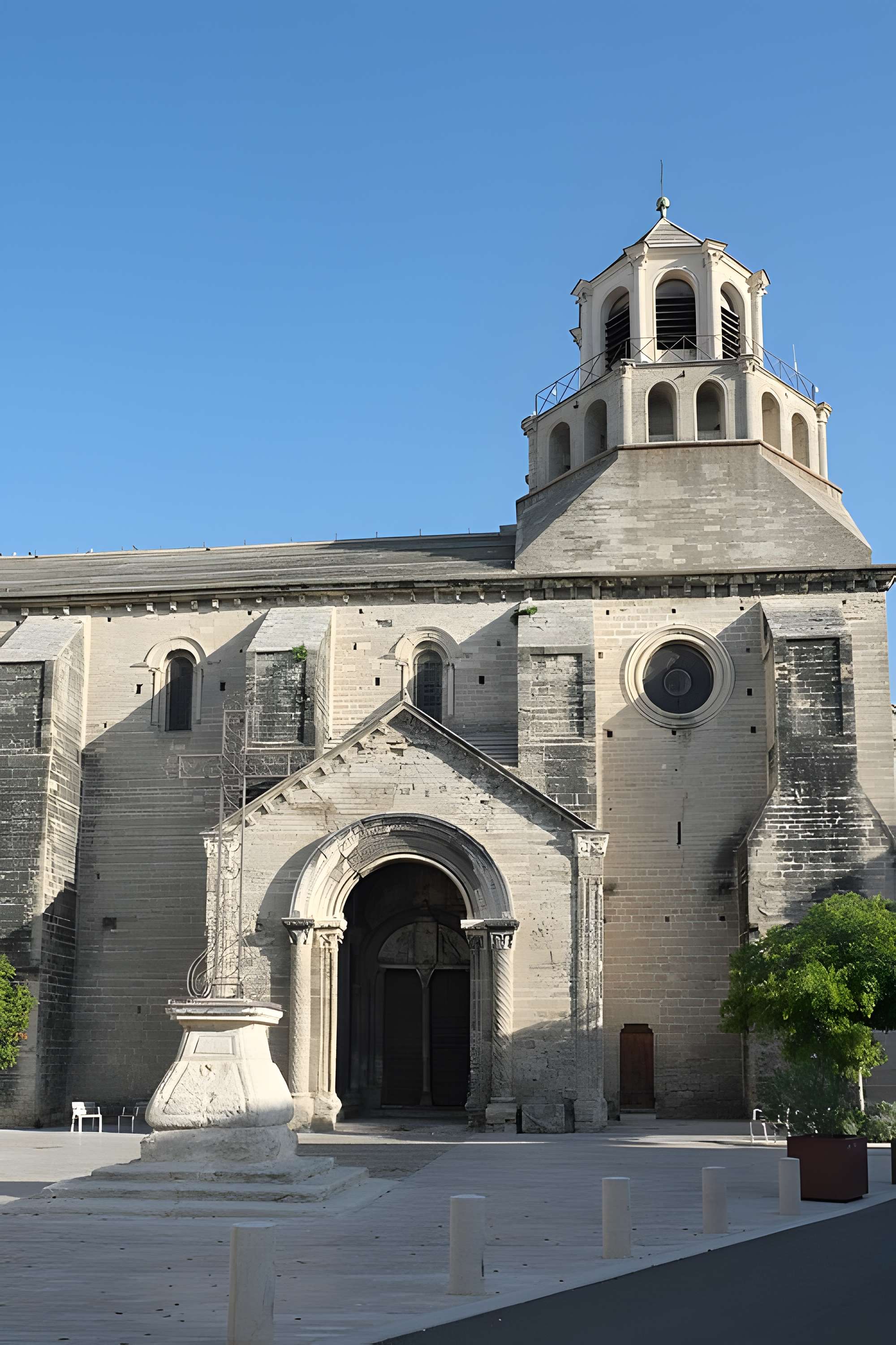 Église Notre-Dame-du-Lac du Thor