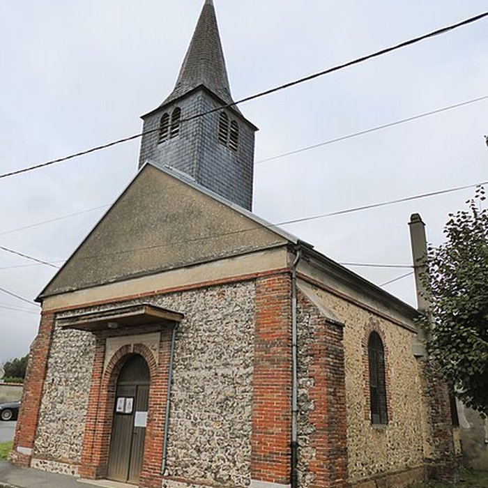 Photo de Temple protestant et la parcelle jouxtant l’édifice formant l’emprise de l’ancien cimetière huguenot de Marsauceux