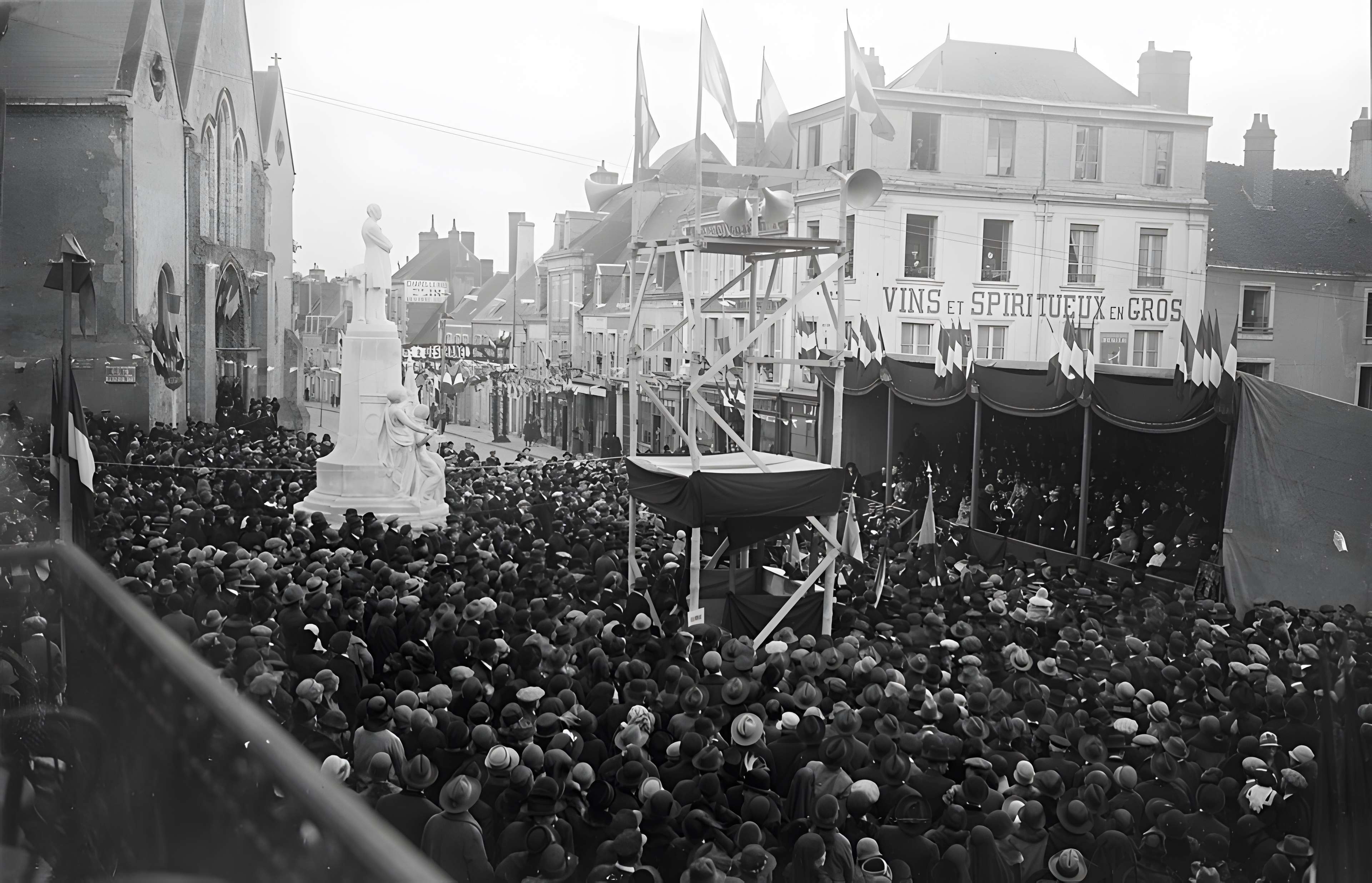Monument de Paul Deschanel