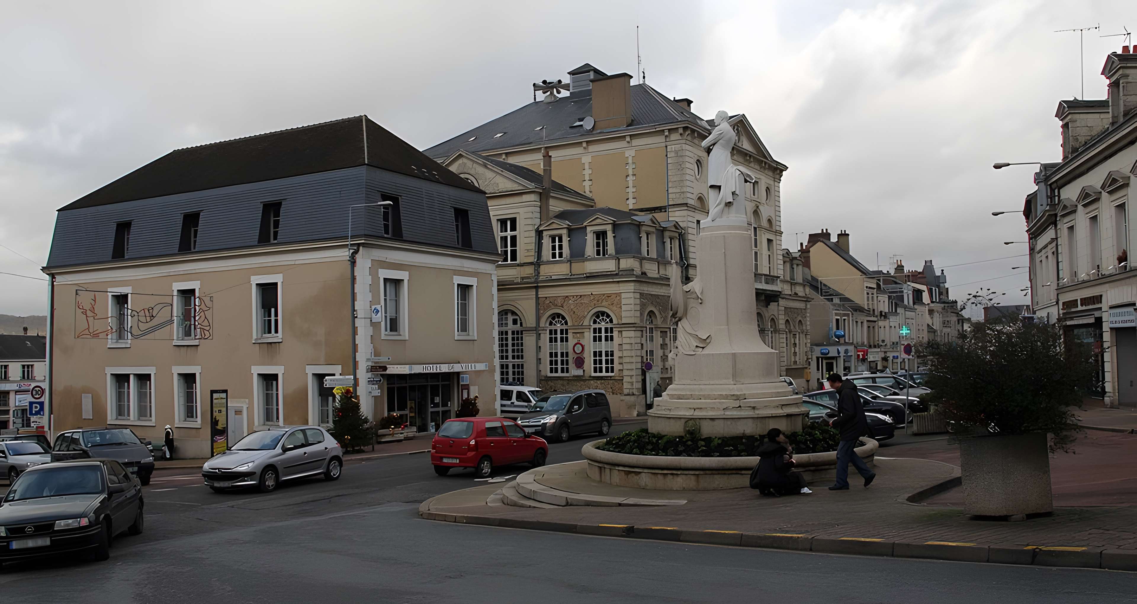 Monument de Paul Deschanel