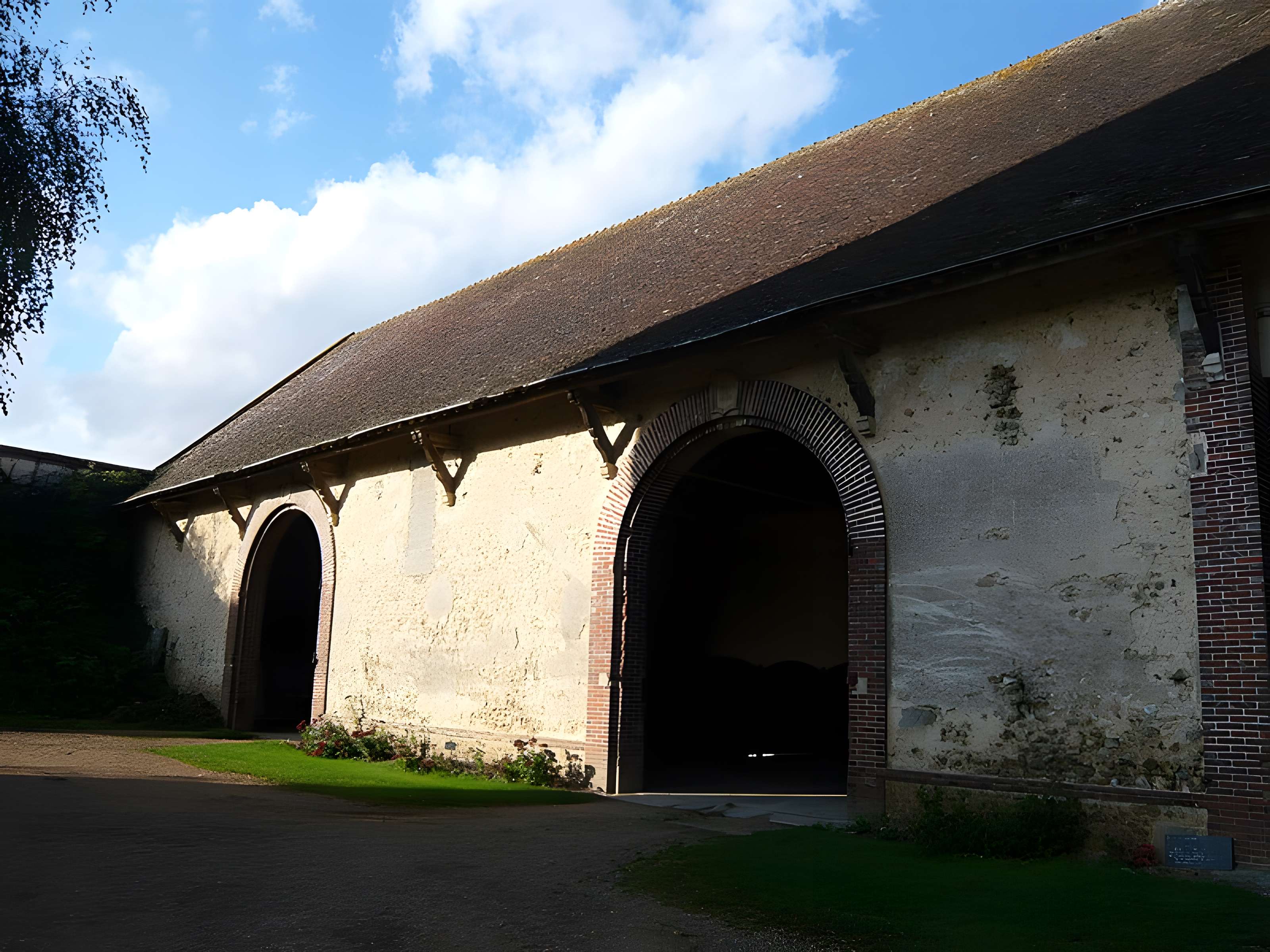 Bâtiments et sols de l'ancienne ferme seigneuriale
