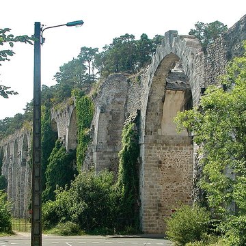 Ancien aqueduc de Pontgouin à Versailles également sur communes de Maintenon et Berchères-Saint-Germain