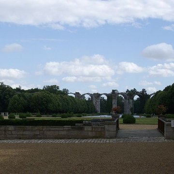 Ancien aqueduc de Pontgouin à Versailles également sur communes de Maintenon et Berchères-Saint-Germain