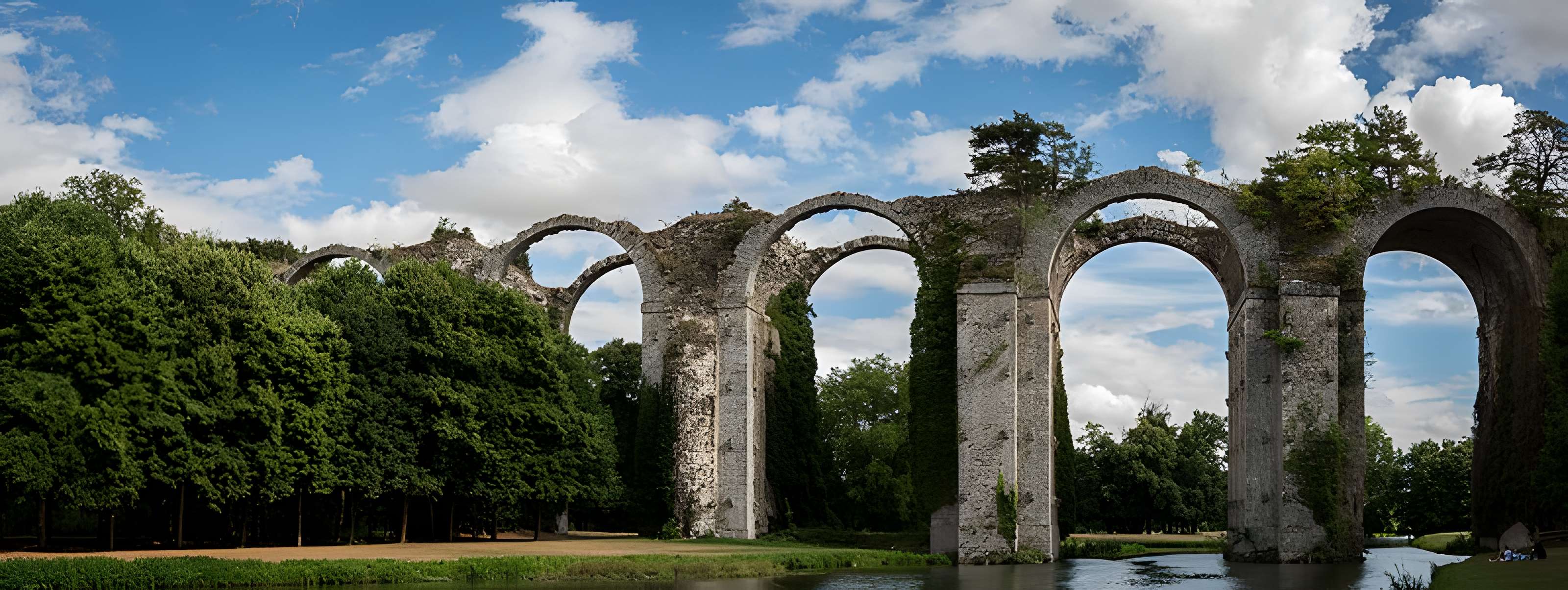 Ancien aqueduc de Pontgouin à Versailles (également sur communes de Maintenon et Berchères-Saint-Germain)