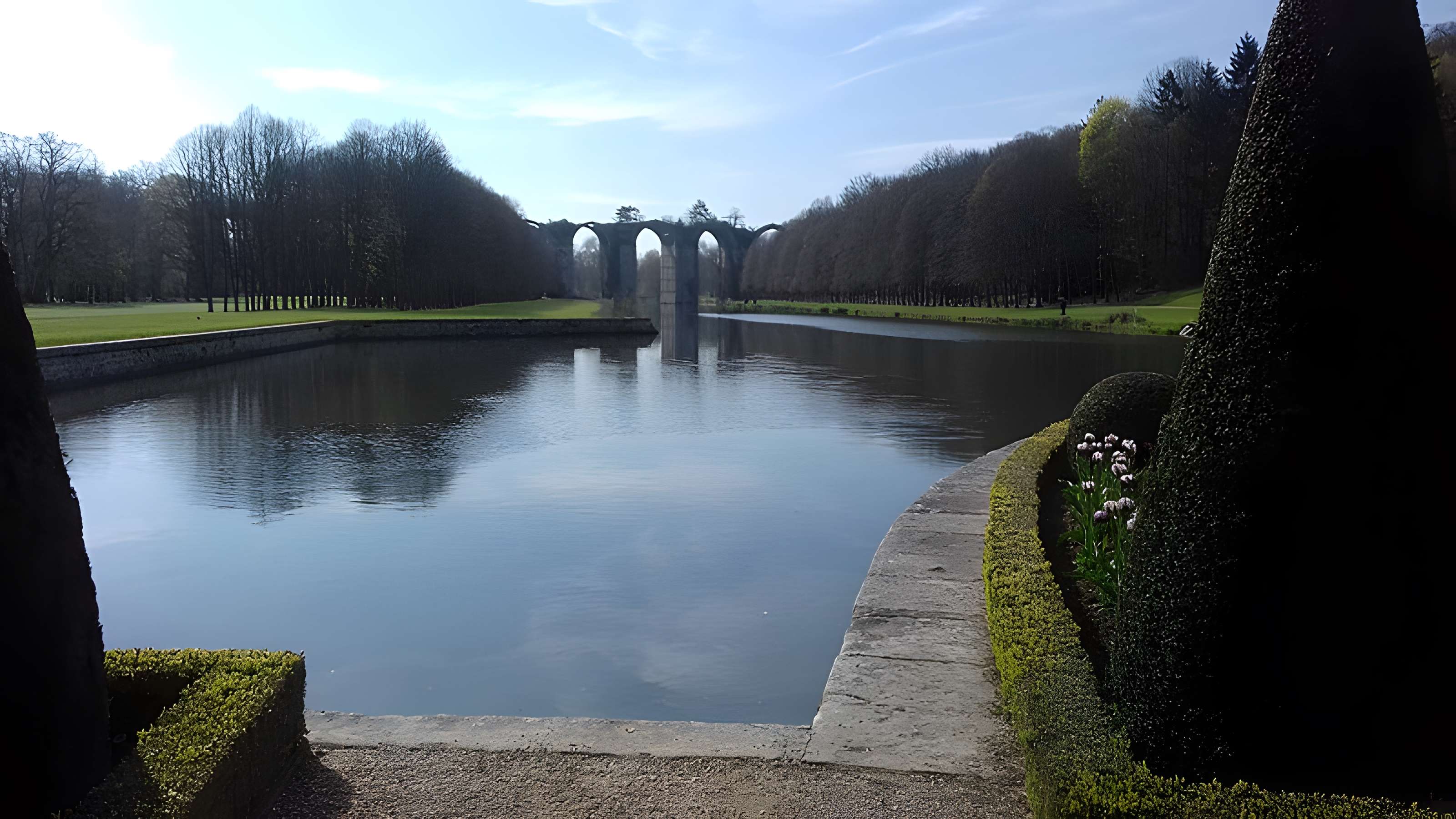 Ancien aqueduc de Pontgouin à Versailles (également sur communes de Maintenon et Berchères-Saint-Germain)