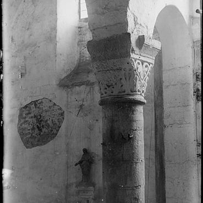 Photo de Ancienne église paroissiale de Saint-Hilaire des Noyers, actuelle chapelle Saint-Hilaire des Noyers