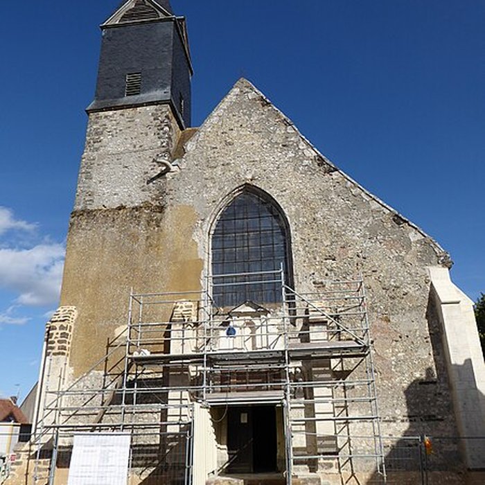 Photo de Ancienne église paroissiale de Saint-Hilaire des Noyers, actuelle chapelle Saint-Hilaire des Noyers