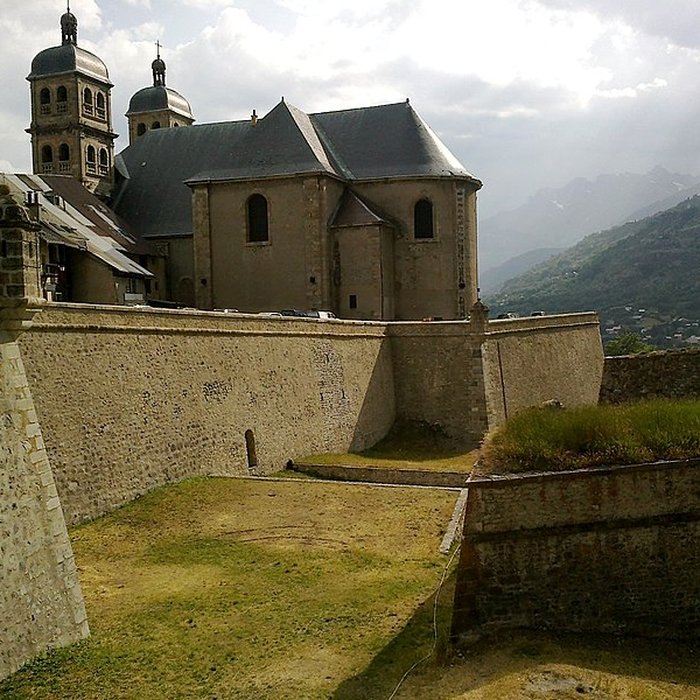 Photo de Église Notre-Dame-et-Saint-Nicolas de Briançon