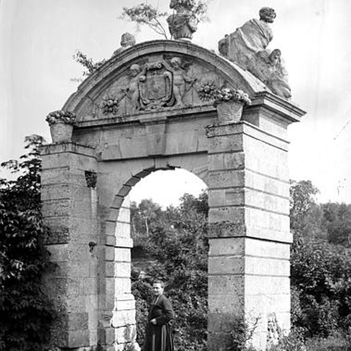 Photo de Ruines du château du XVIIe siècle