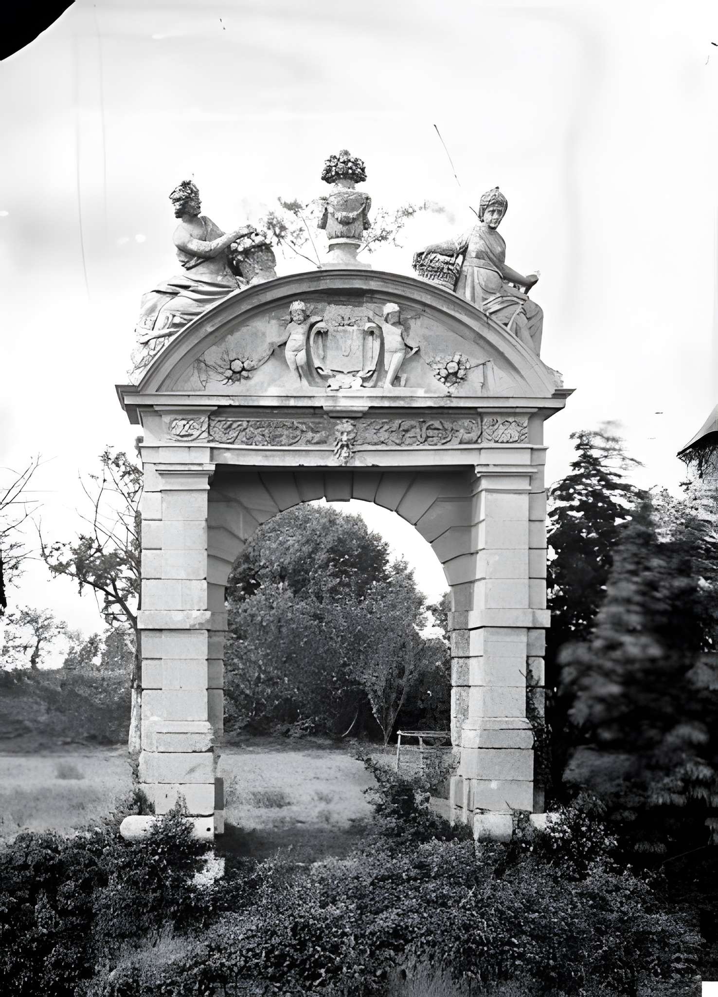 Ruines du château du XVIIe siècle