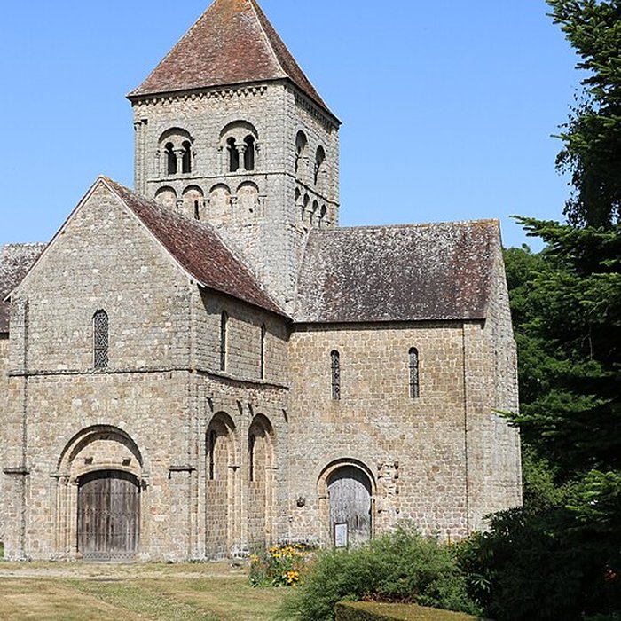 Photo de Eglise Notre-Dame-sur-lEau ou Notre-Dame-sous-lEau
