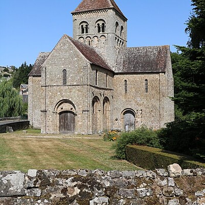 Photo de Eglise Notre-Dame-sur-lEau ou Notre-Dame-sous-lEau