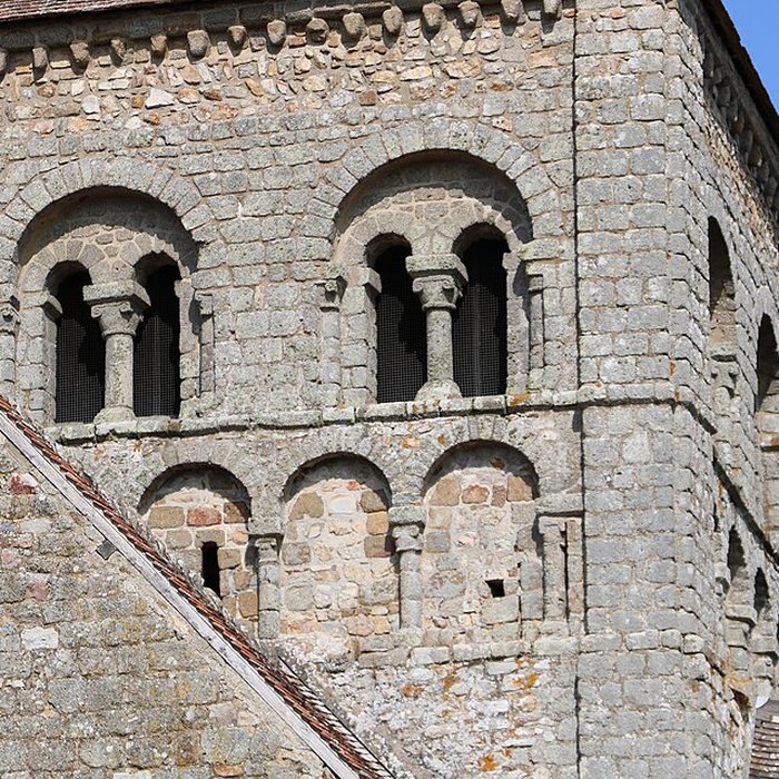Photo de Eglise Notre-Dame-sur-lEau ou Notre-Dame-sous-lEau