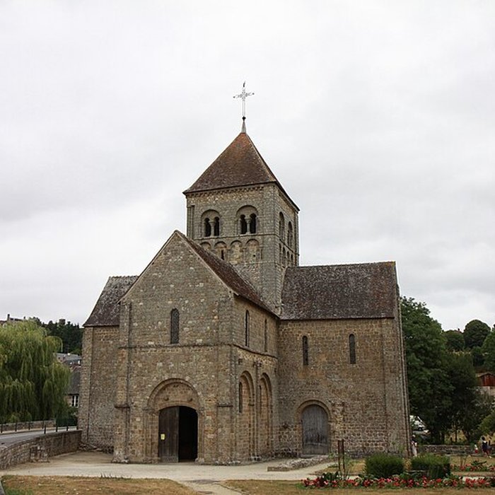 Photo de Eglise Notre-Dame-sur-lEau ou Notre-Dame-sous-lEau