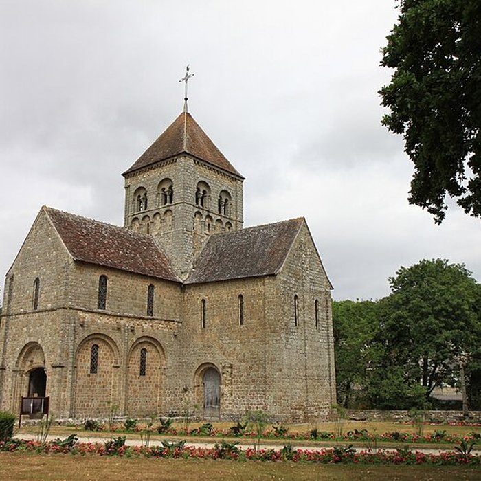 Photo de Eglise Notre-Dame-sur-lEau ou Notre-Dame-sous-lEau