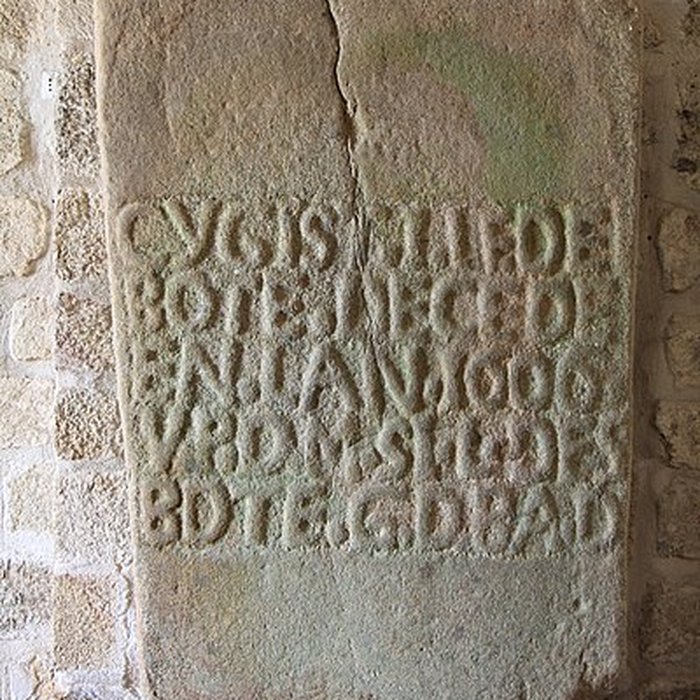 Photo de Eglise Notre-Dame-sur-lEau ou Notre-Dame-sous-lEau