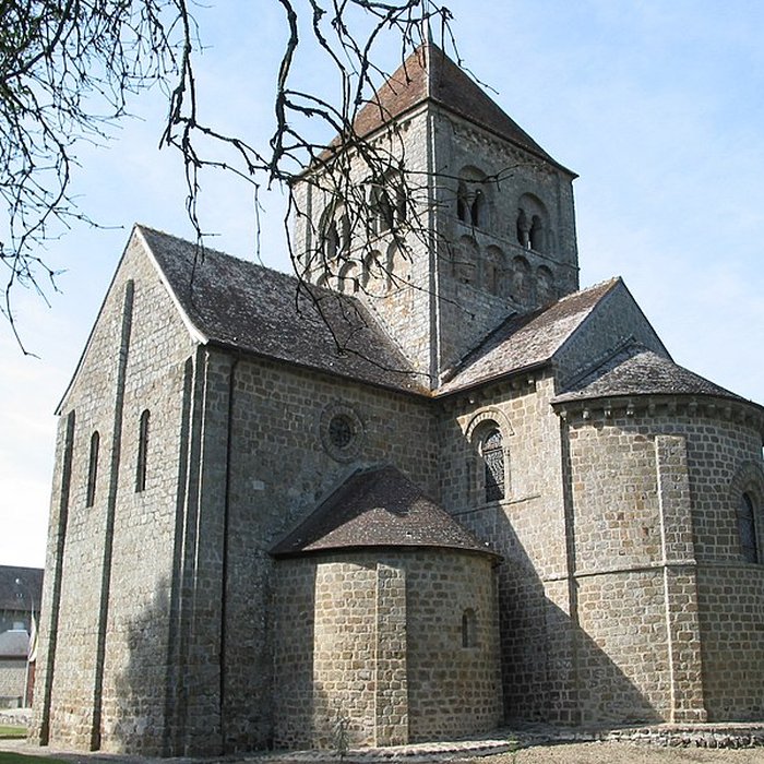 Photo de Eglise Notre-Dame-sur-lEau ou Notre-Dame-sous-lEau