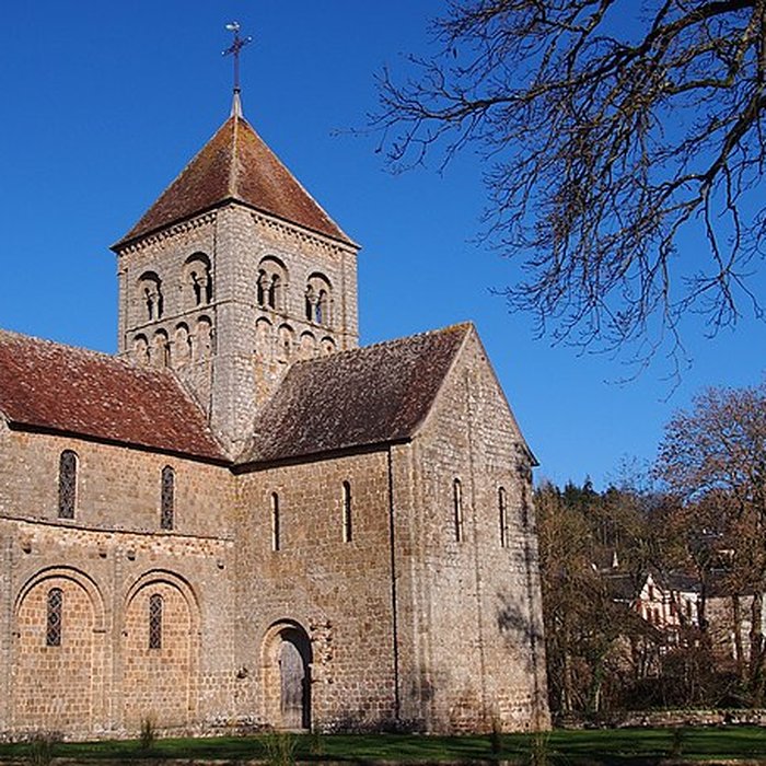 Photo de Eglise Notre-Dame-sur-lEau ou Notre-Dame-sous-lEau