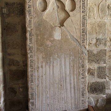 Eglise Notre-Dame-sur-lEau ou Notre-Dame-sous-lEau