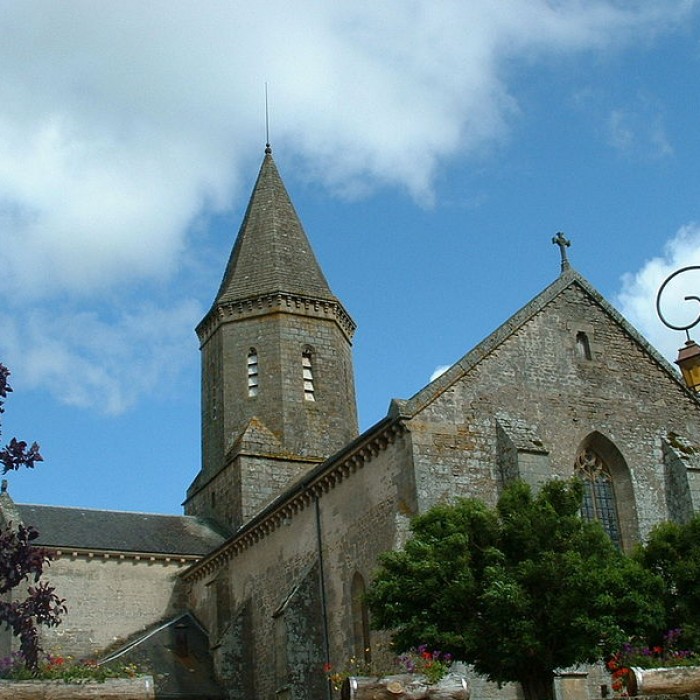 Photo de Église paroissiale Saint-Thyrse de Châteauponsac