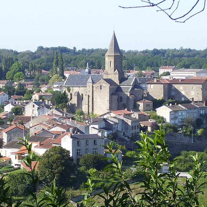 Photo de Église paroissiale Saint-Thyrse de Châteauponsac