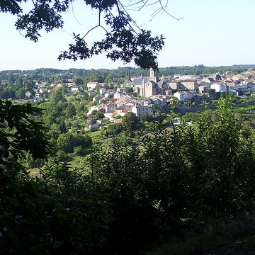 Église paroissiale Saint-Thyrse de Châteauponsac