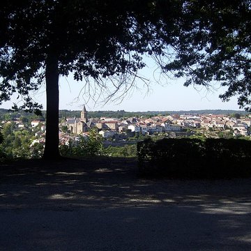 Église paroissiale Saint-Thyrse de Châteauponsac