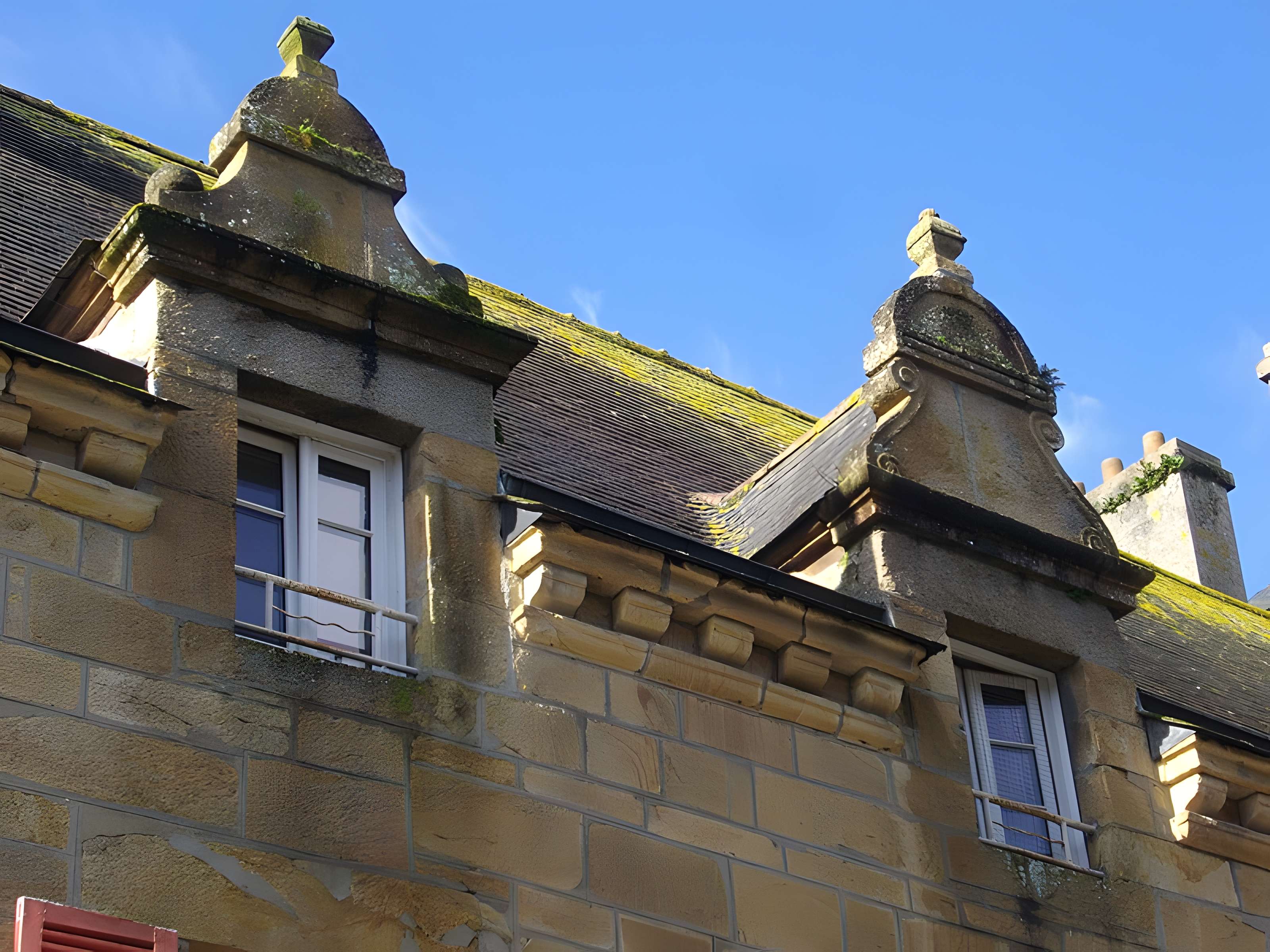 Maison du XVIe siècle, sur l'Elorn