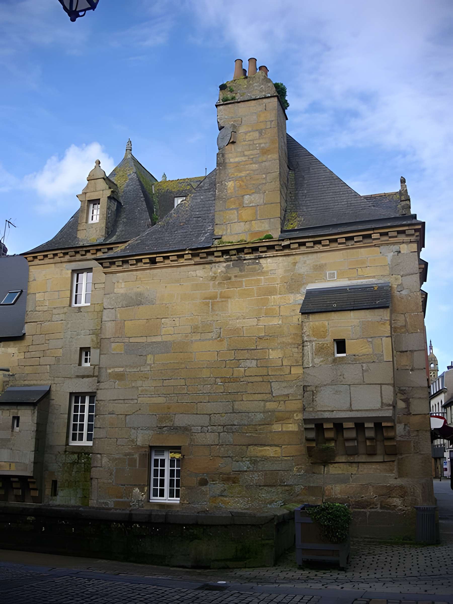 Maison du XVIe siècle, sur l'Elorn