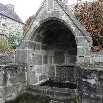 Fontaine du XVIe siècle de Rumengol