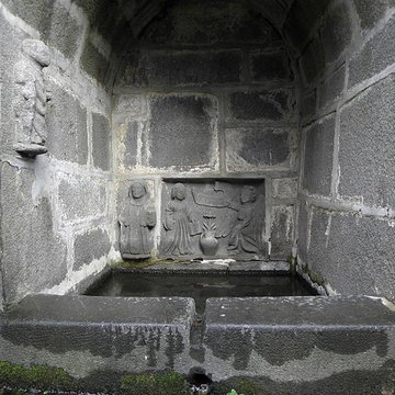 Fontaine du XVIe siècle de Rumengol