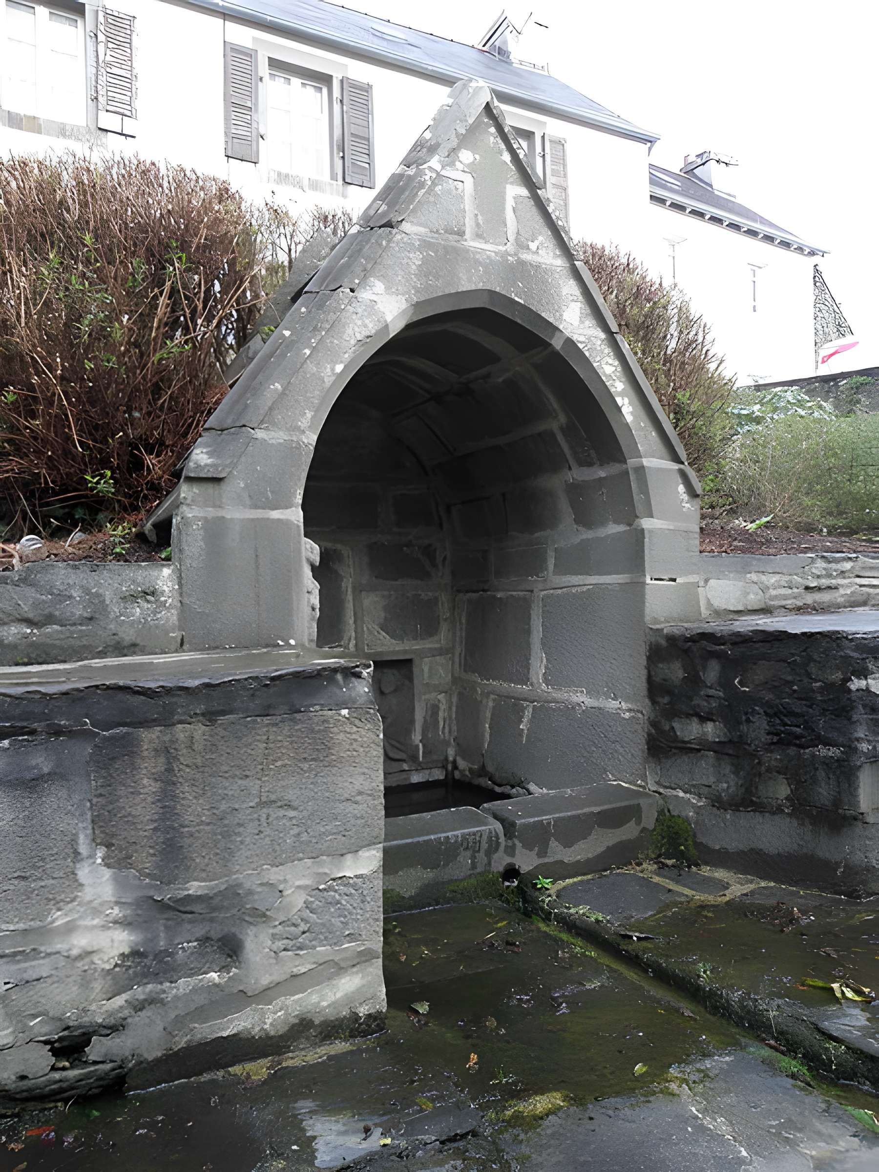 Fontaine du XVIe siècle de Rumengol