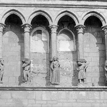 Église Saint-Adrien de Mailly-le-Château