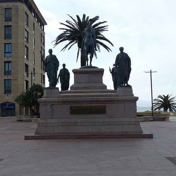 Photo de Monument commémoratif Napoléon 1er et ses frères
