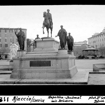 Monument commémoratif Napoléon 1er et ses frères