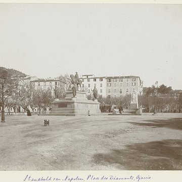 Monument commémoratif Napoléon 1er et ses frères