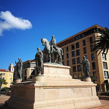 Monument commémoratif Napoléon 1er et ses frères