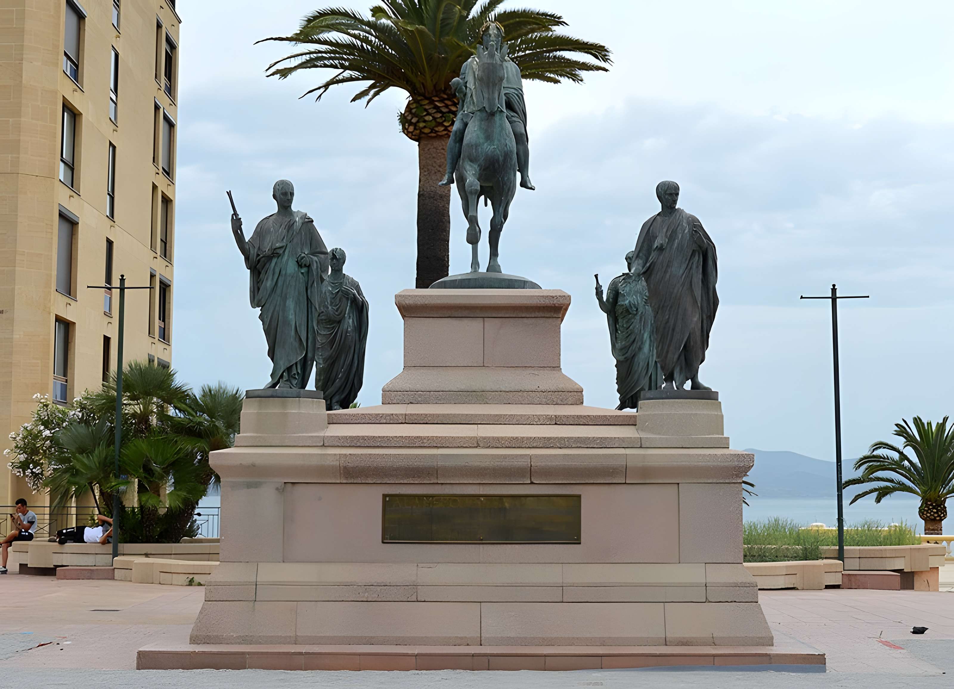 Monument commémoratif Napoléon 1er et ses frères