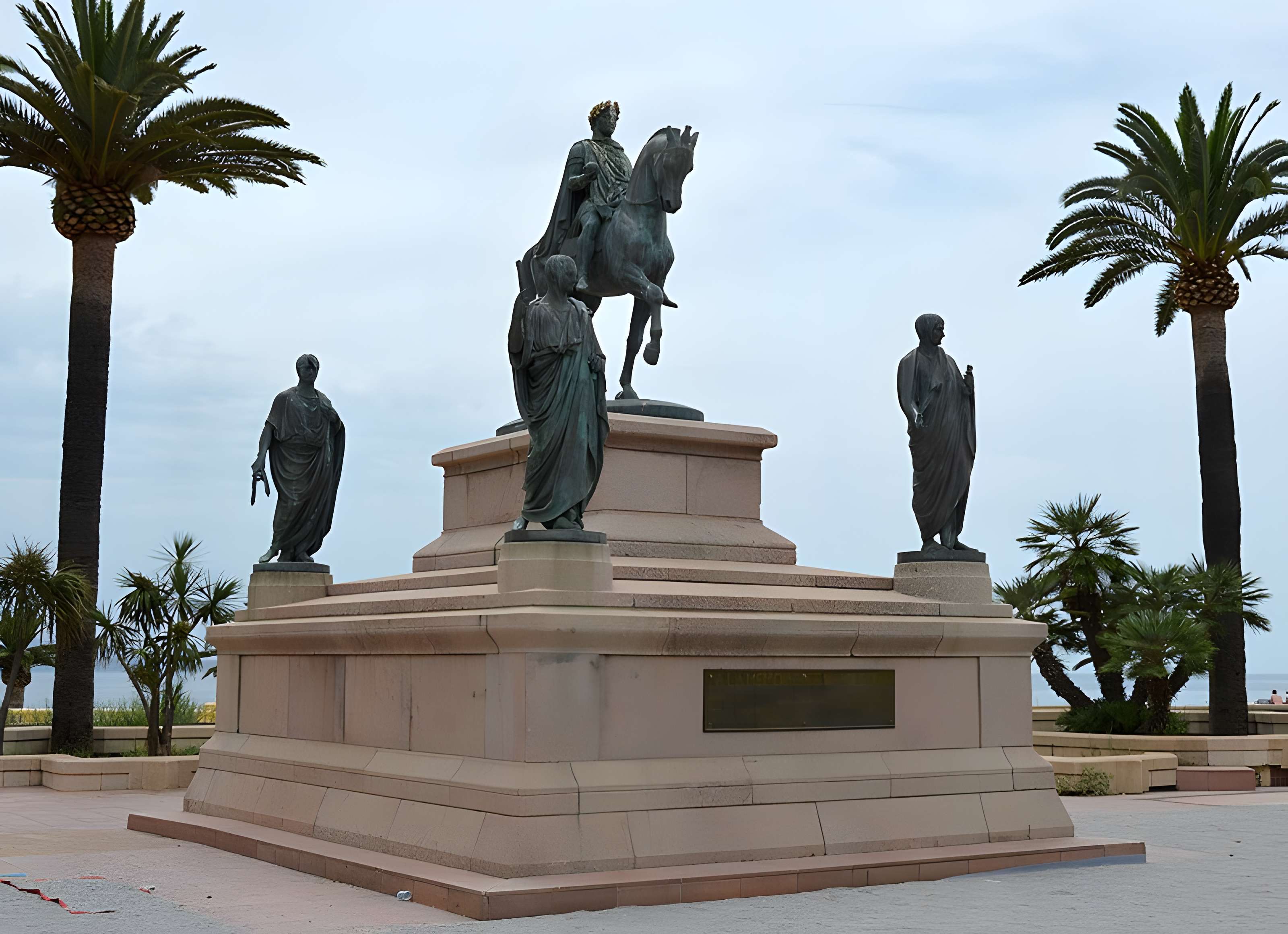 Monument commémoratif Napoléon 1er et ses frères