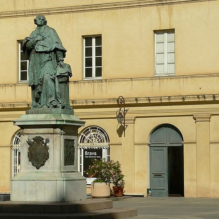 Photo de Statue du cardinal Fesch