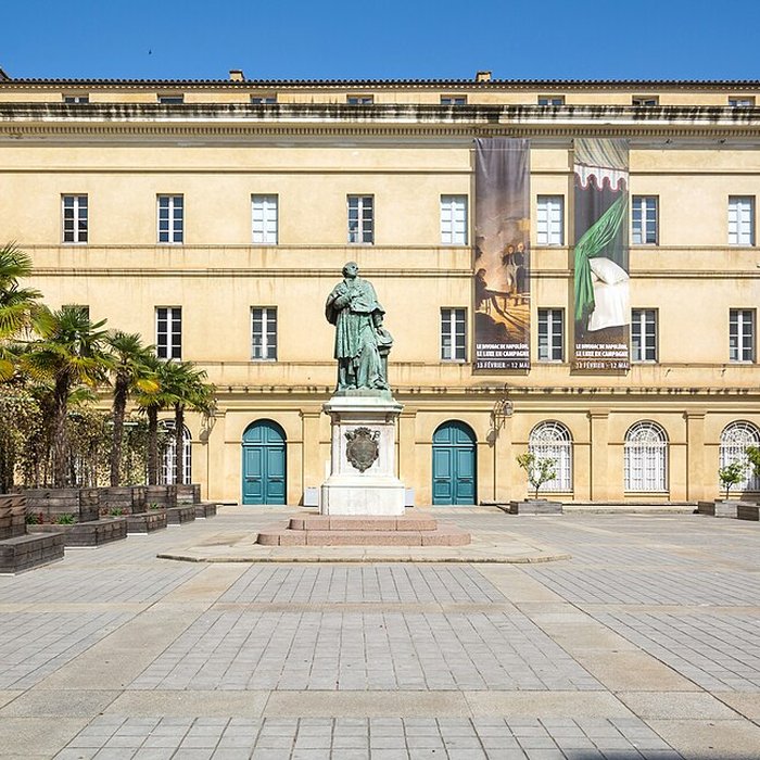 Photo de Statue du cardinal Fesch