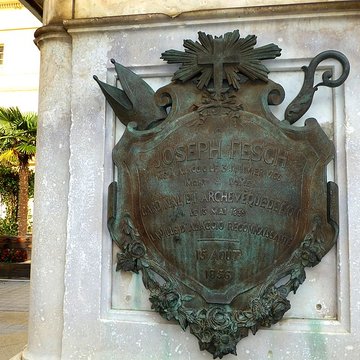 Statue du cardinal Fesch