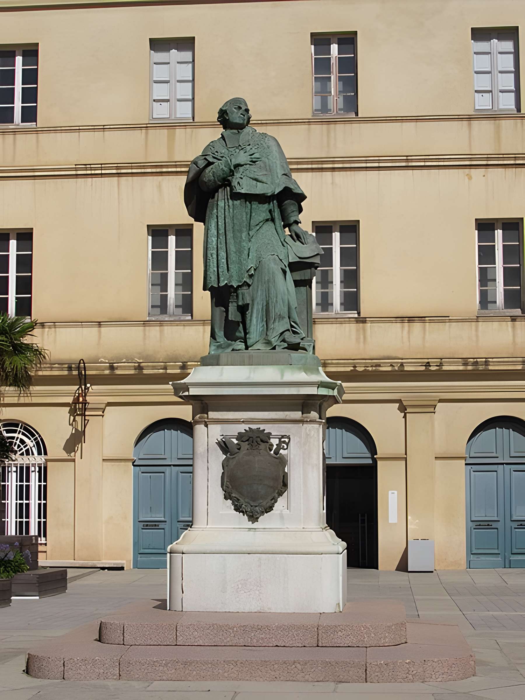 Statue du cardinal Fesch