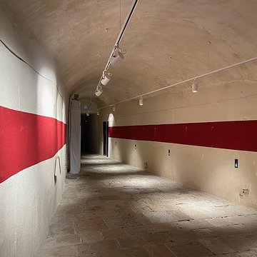 Enceinte fortifiée dite citadelle et palais du Gouverneur, partiellement aménagé en Musée dEthnographie