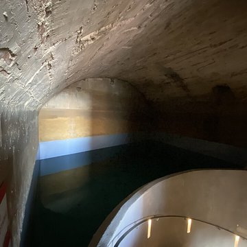 Enceinte fortifiée dite citadelle et palais du Gouverneur, partiellement aménagé en Musée dEthnographie