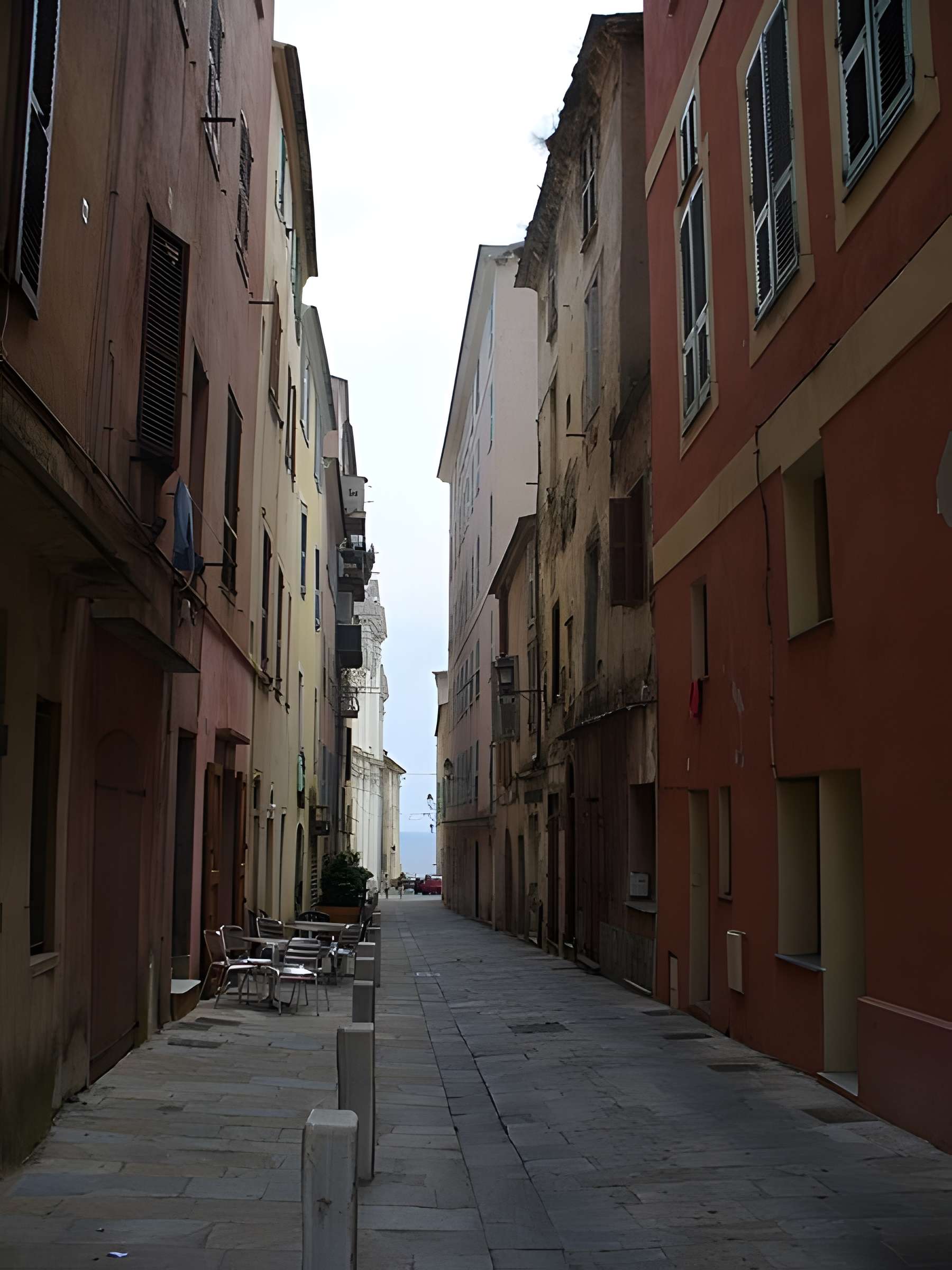 Enceinte fortifiée dite citadelle et palais du Gouverneur, partiellement aménagé en Musée d'Ethnographie