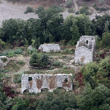 Vestiges ruines du site de la Magdeleine