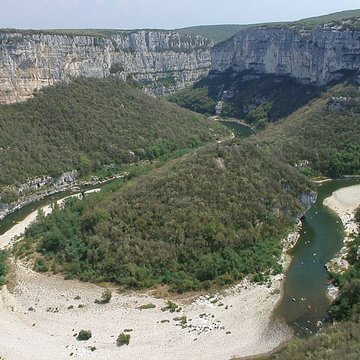 Vestiges ruines du site de la Magdeleine
