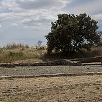 Tronçon de la Via Domitia également sur communes de Redessan et Beaucaire, dans le Gard, et Castelnau-le-Lez, dans lHérault
